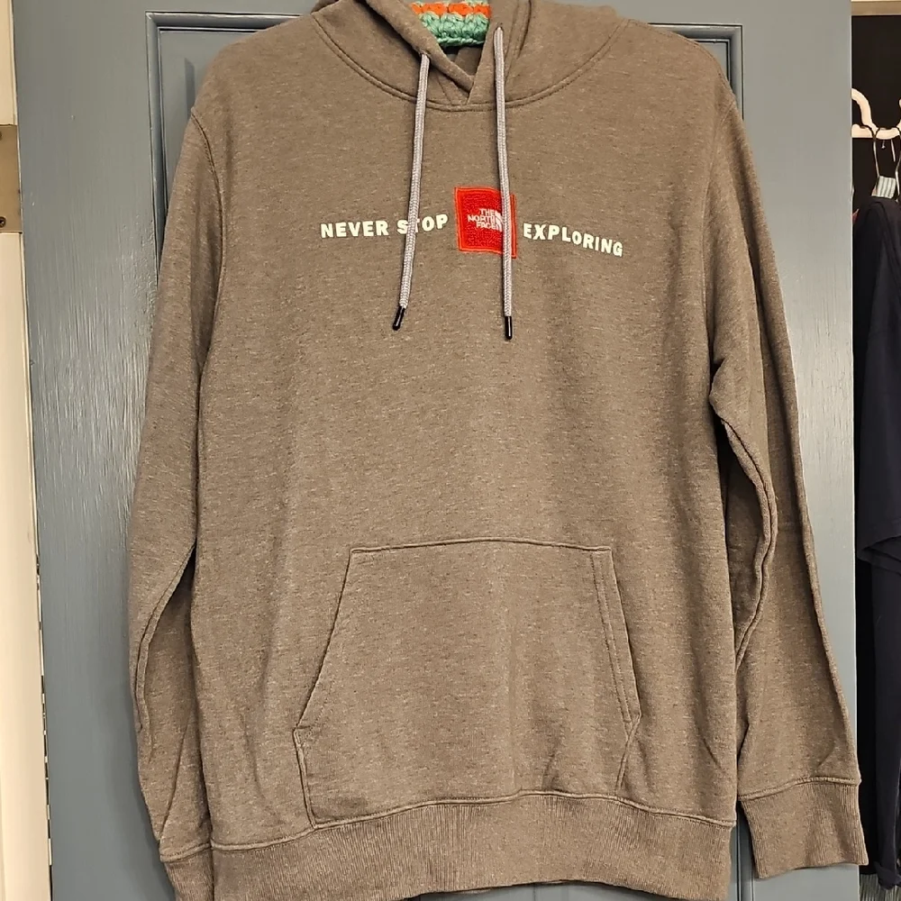 The North Face Gray Hoodie Never Stop Exploring Men Large Embroidered Sweatshirt